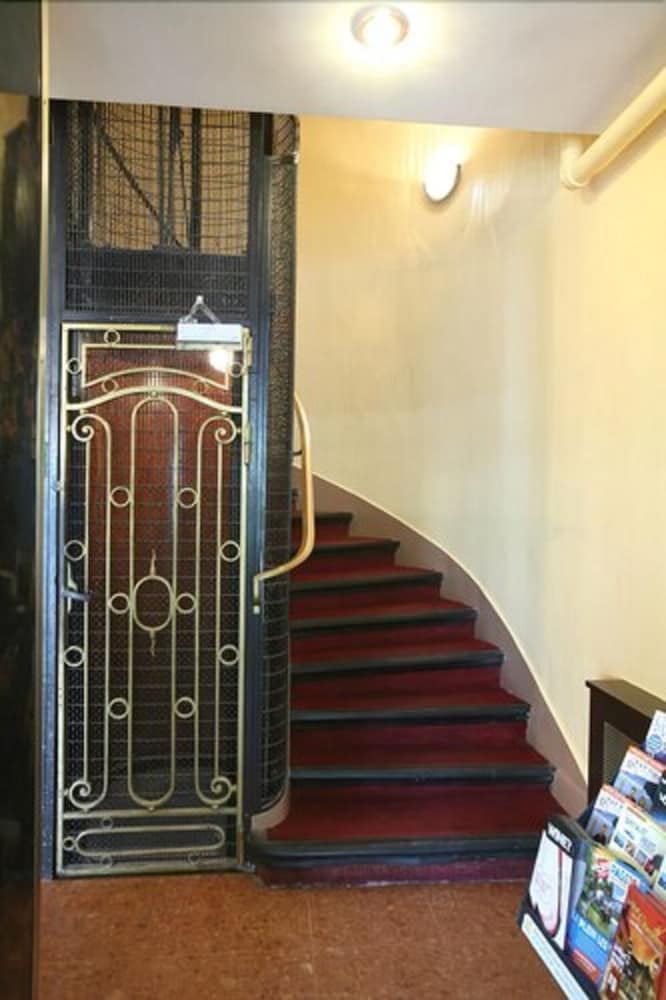 Grand Hotel De L europe 40/51