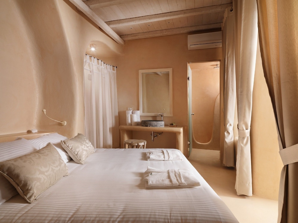 Dome Santorini Resort 13/46