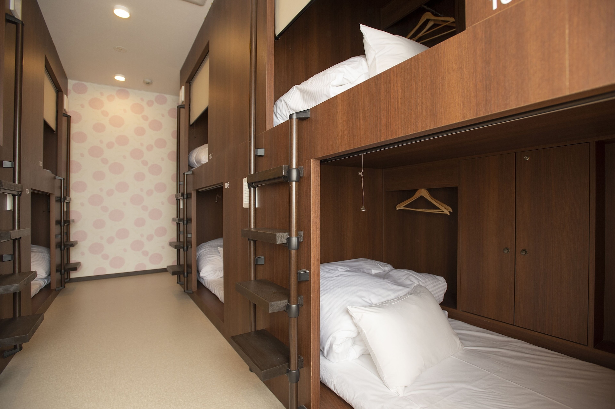 FEMALE DORM, FEMALE ONLY, ECONOMY