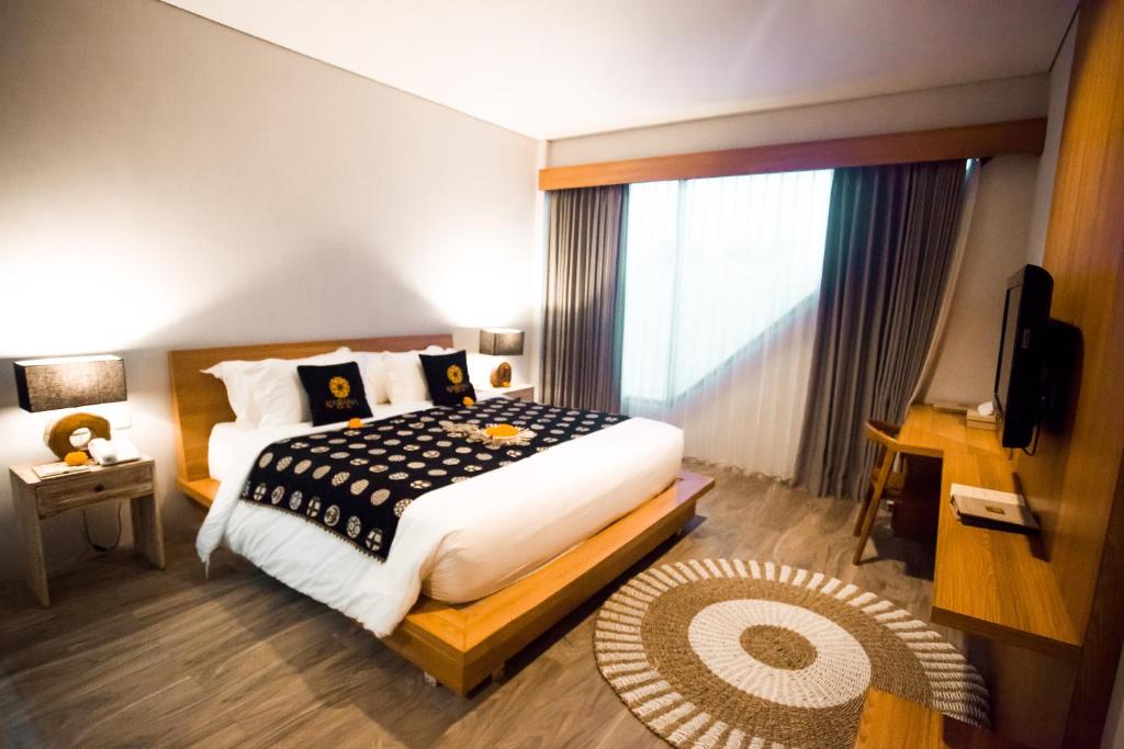 DELUXE, DOUBLE BED