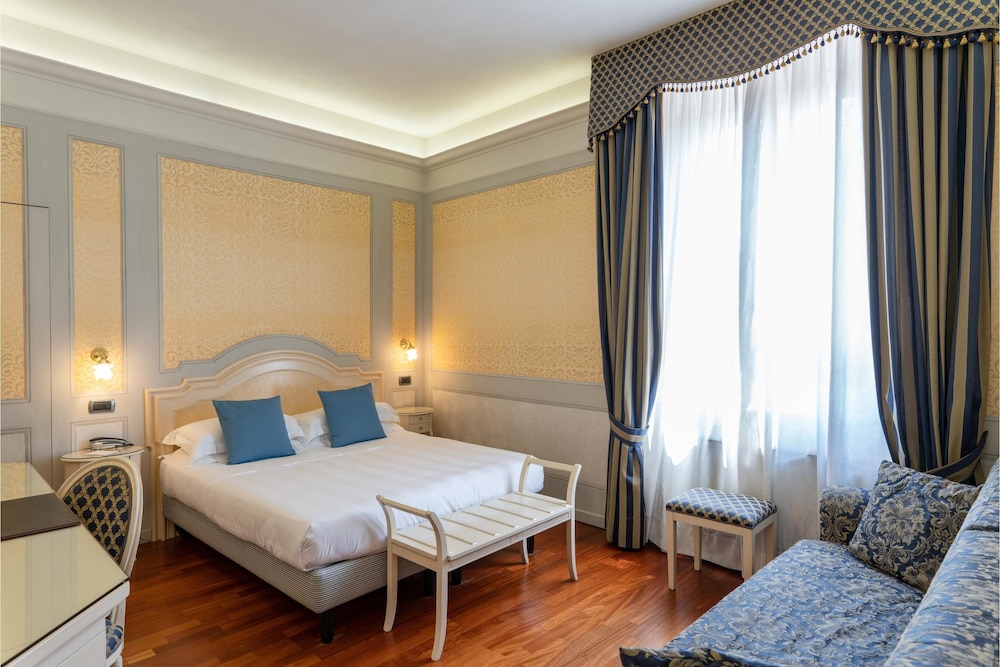 Phi Hotel Canalgrande 11/43