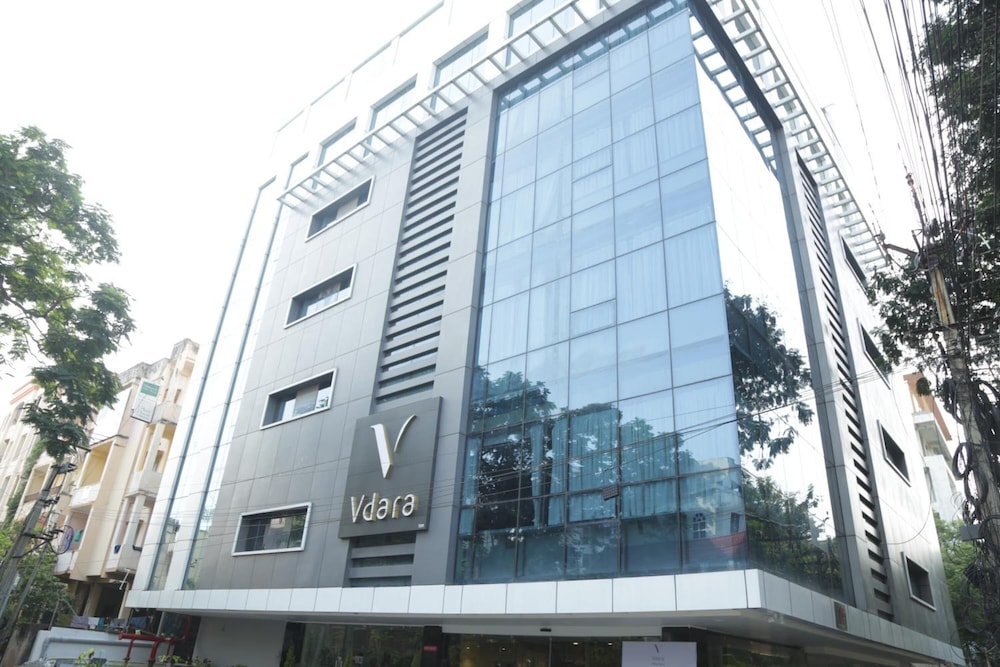Vybrant Hotels 1/32