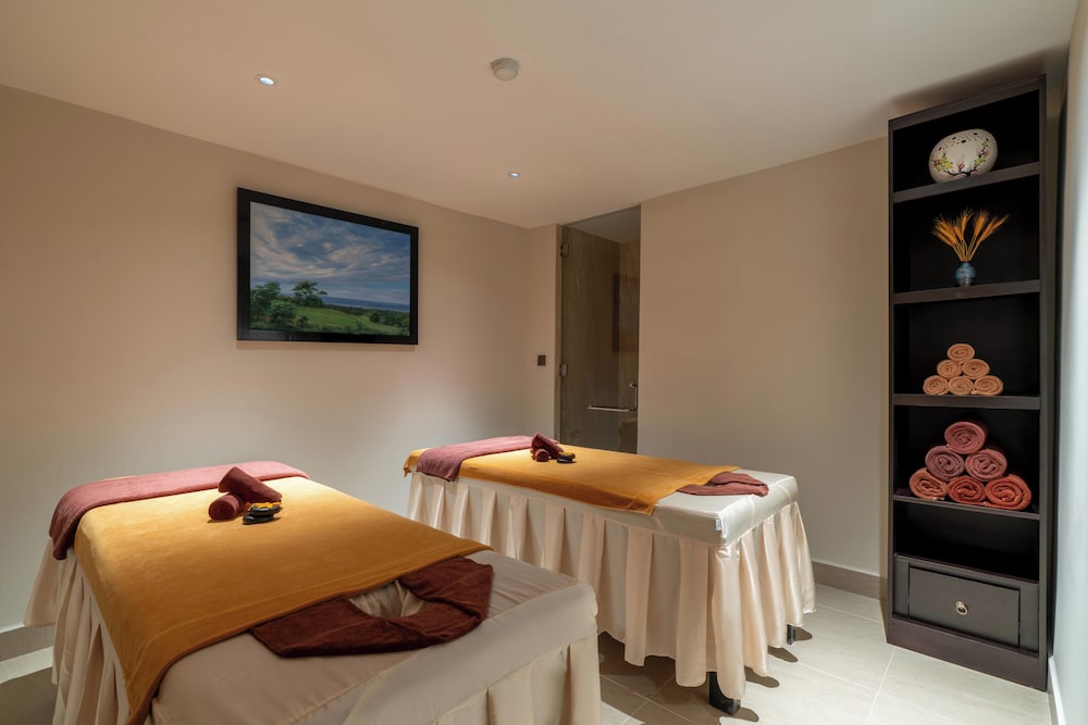 Royal Riverside Hoi An Hotel 38/75