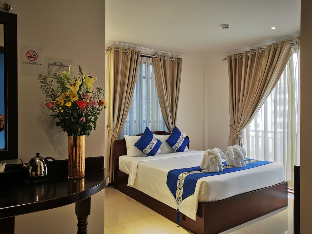 Rain Rock Hotel 10/46