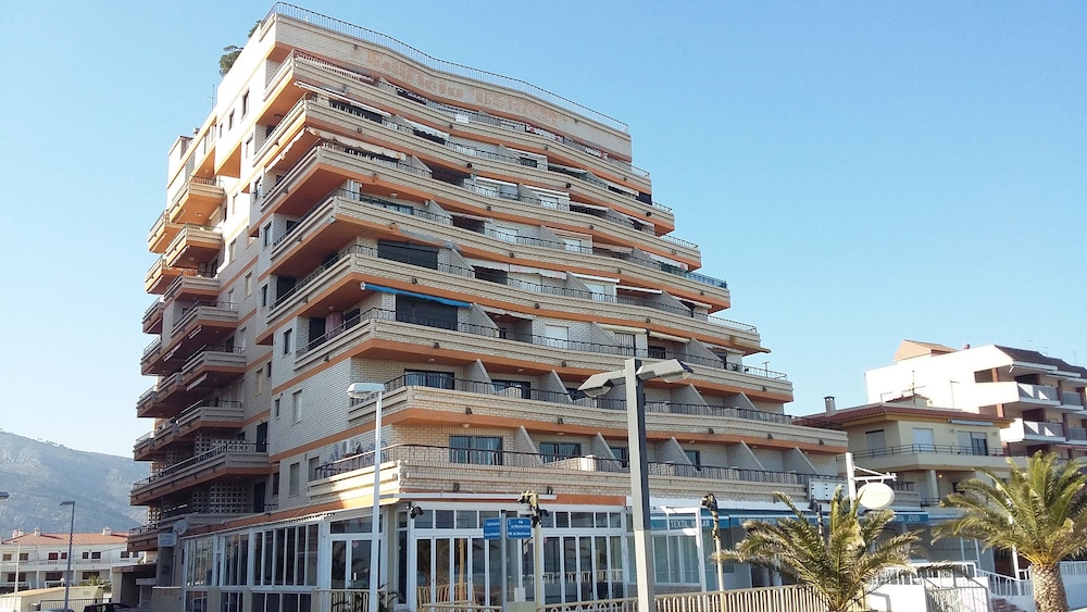 APARTAMENTOS BERNAT PIE DE PLAYA 3000 2/68