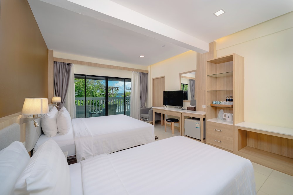 GRAND, DELUXE, TRIPLE, BALCONY