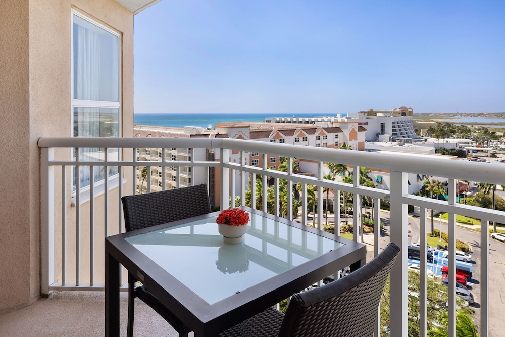 Marriotts Aruba Surf Club 47/68