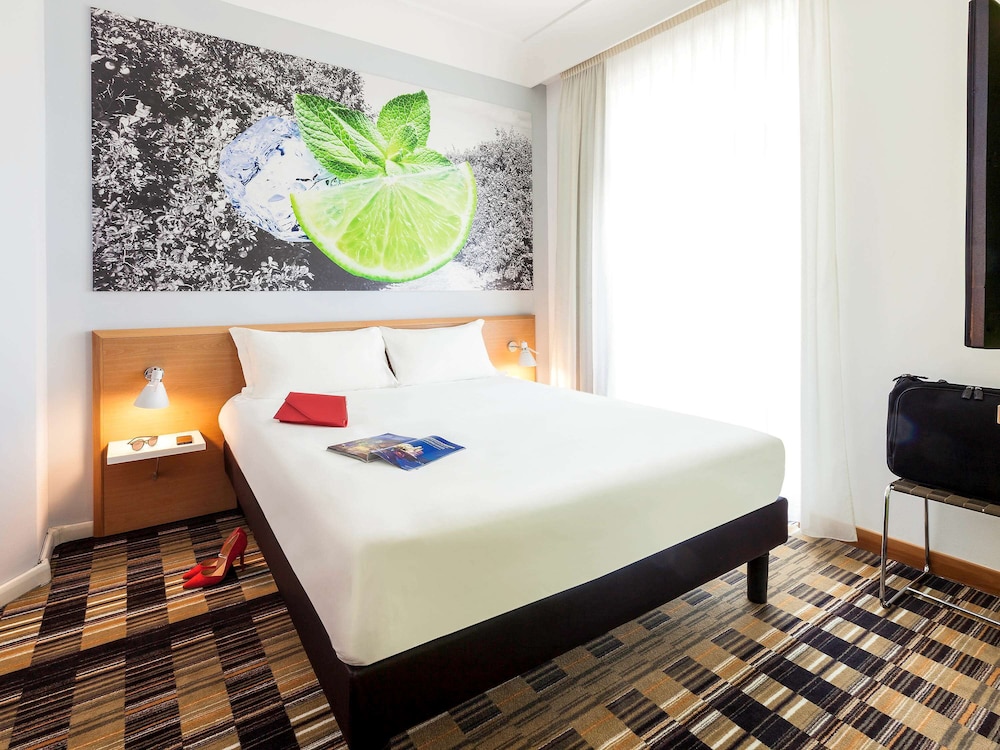 IBIS STYLES NAPOLI GARIBALDI 20/66