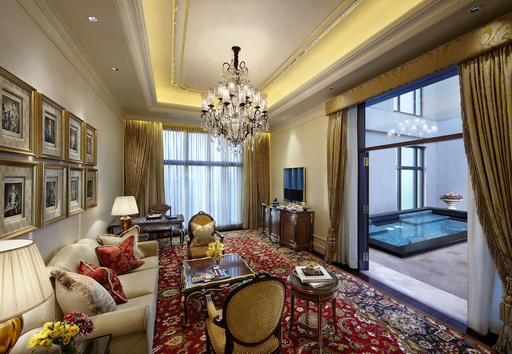 The Leela Palace New Delhi 42/74