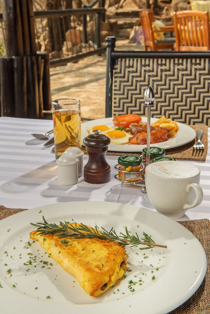 TSHUKUDU BUSH LODGE 31/49