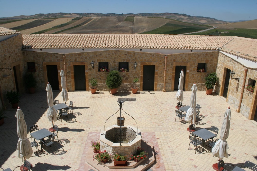 Don Giovanni Hotel 31/36