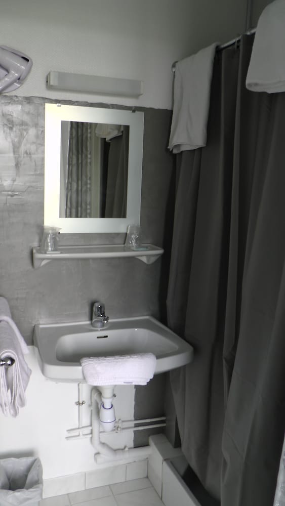 L Univers Hotel 40/41