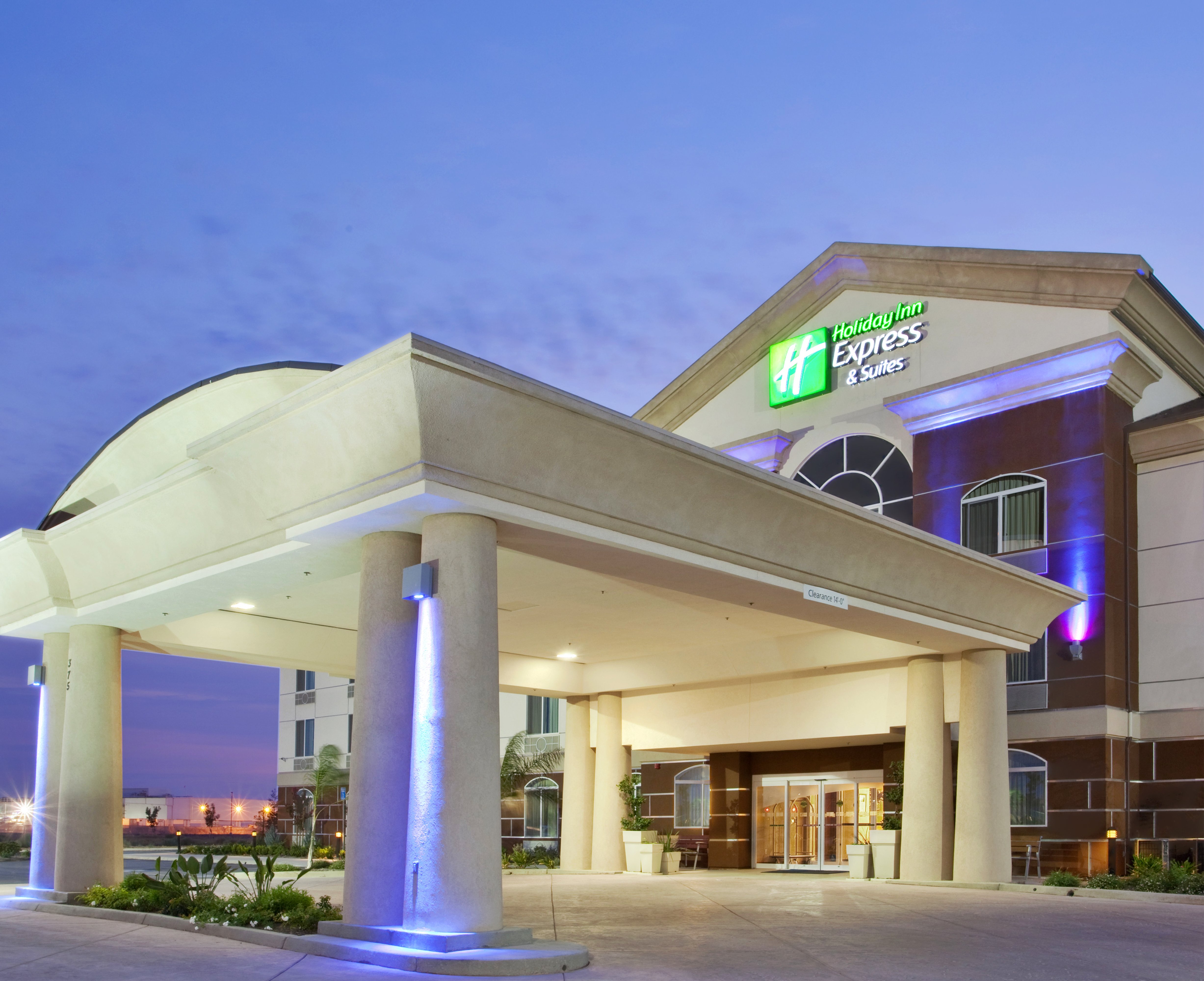 Holiday Inn Express Hotel And Suites Dinuba West 1/22
