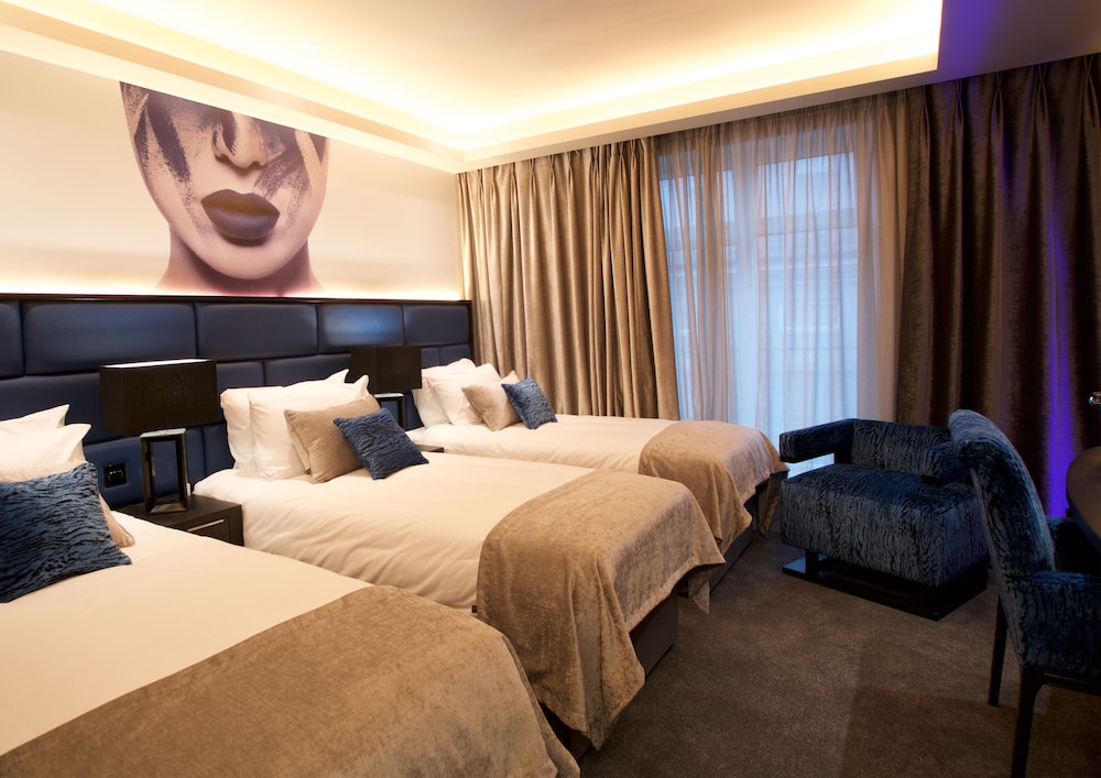 ROOM, TRIPLE
