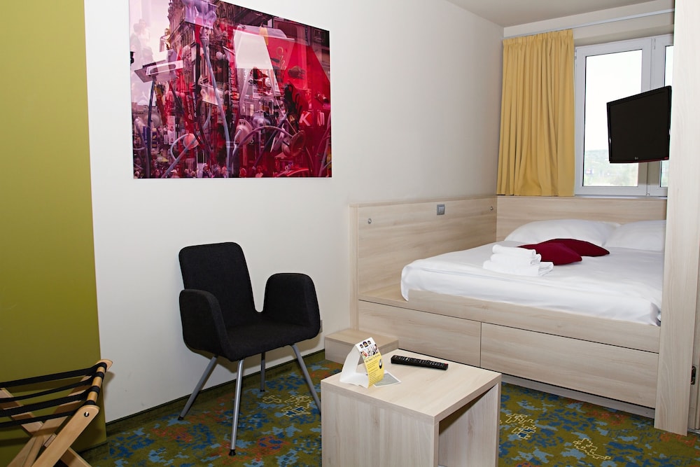 Kongres Hotel Roca 16/76