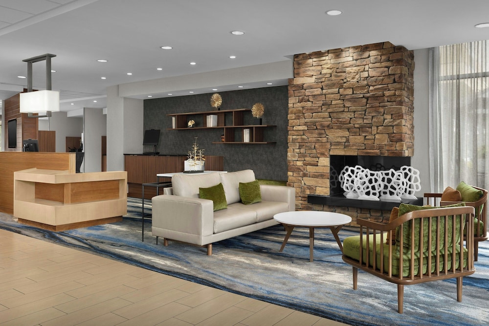 Fairfield Inn Suites Fayetteville North 32/50