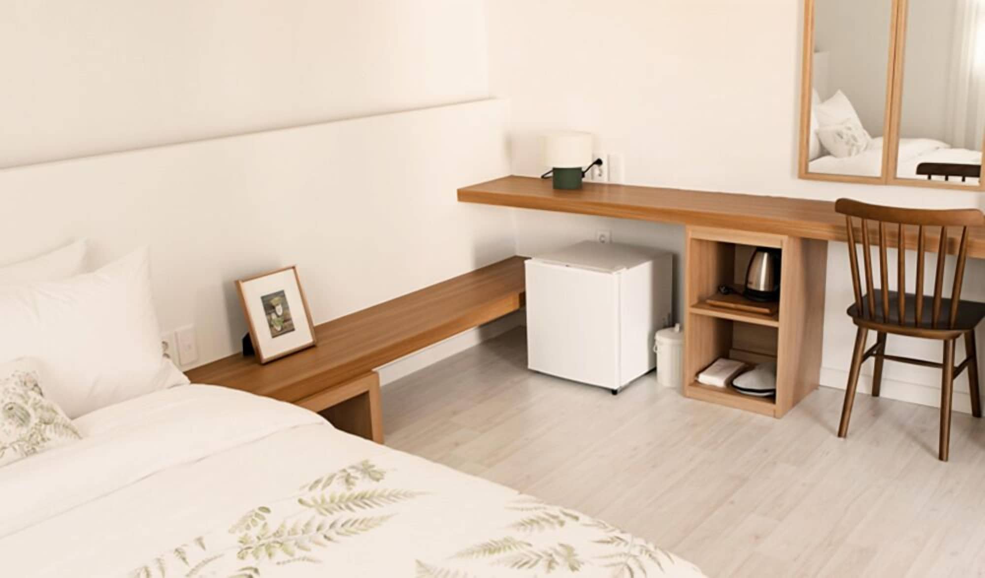 DELUXE, DOUBLE BED