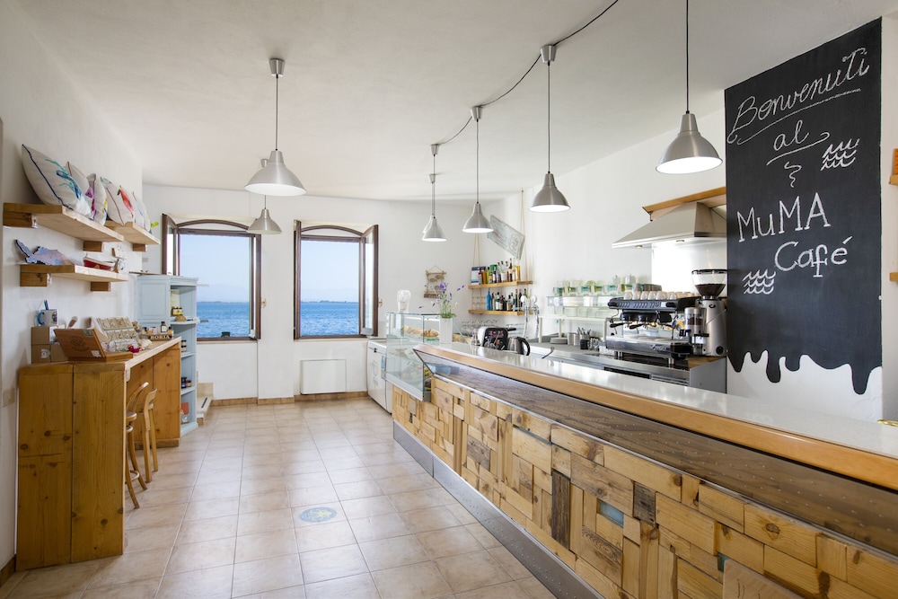 Muma Hostel 4/65