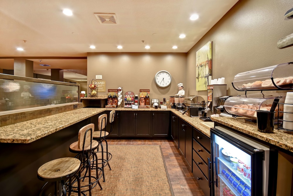Grandstay Residential Suites Hotel La Crosse 42/62