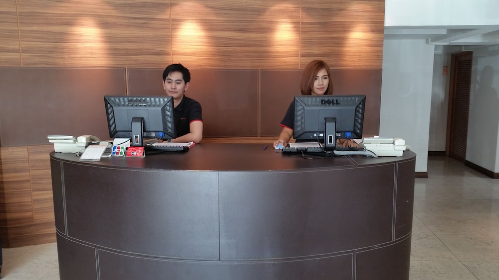 Sacha Hotel Uno 6/50
