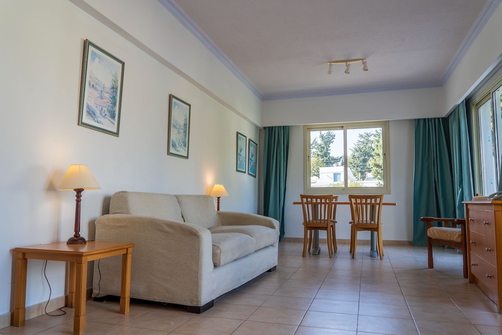 Paphos Gardens Apartments 63/91