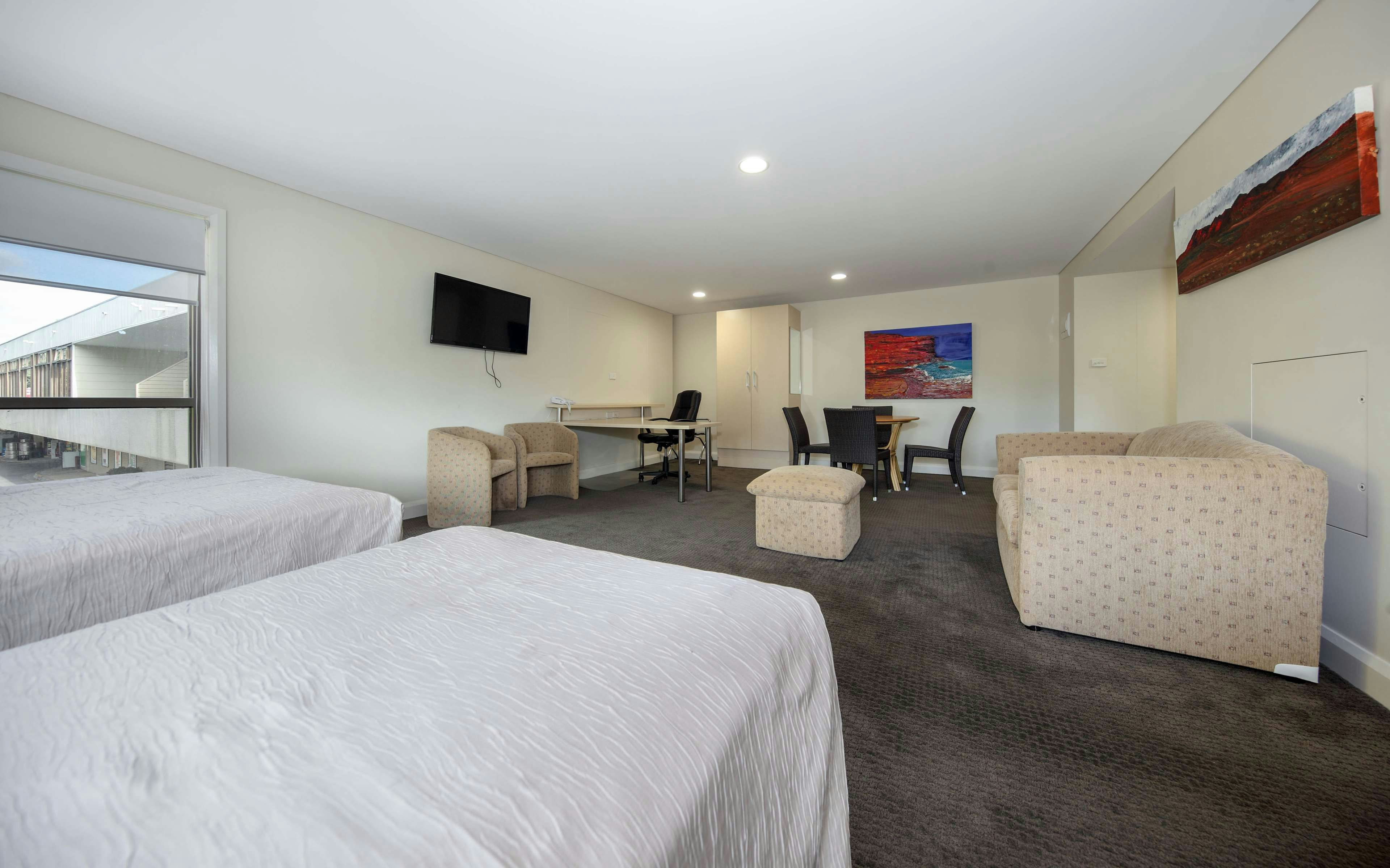Belconnen Hotel Motel Serviced Apartments 23/48
