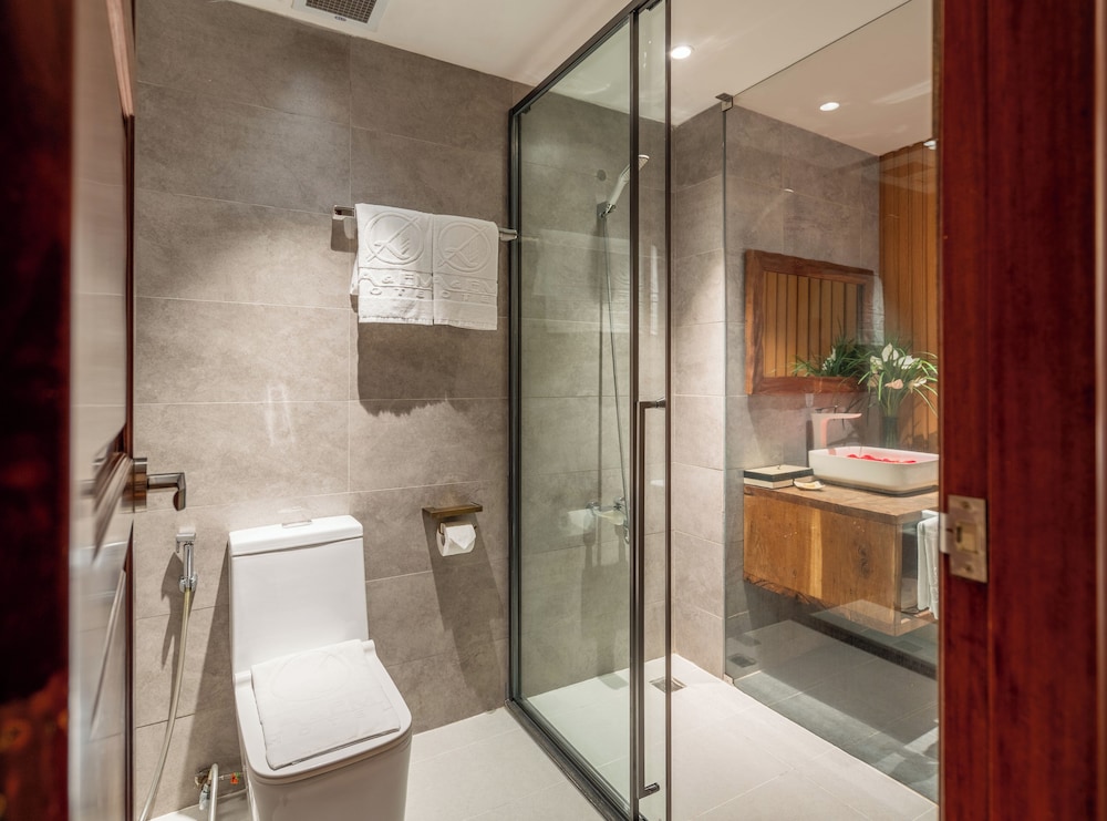 A&Em Art Hotel 65/66