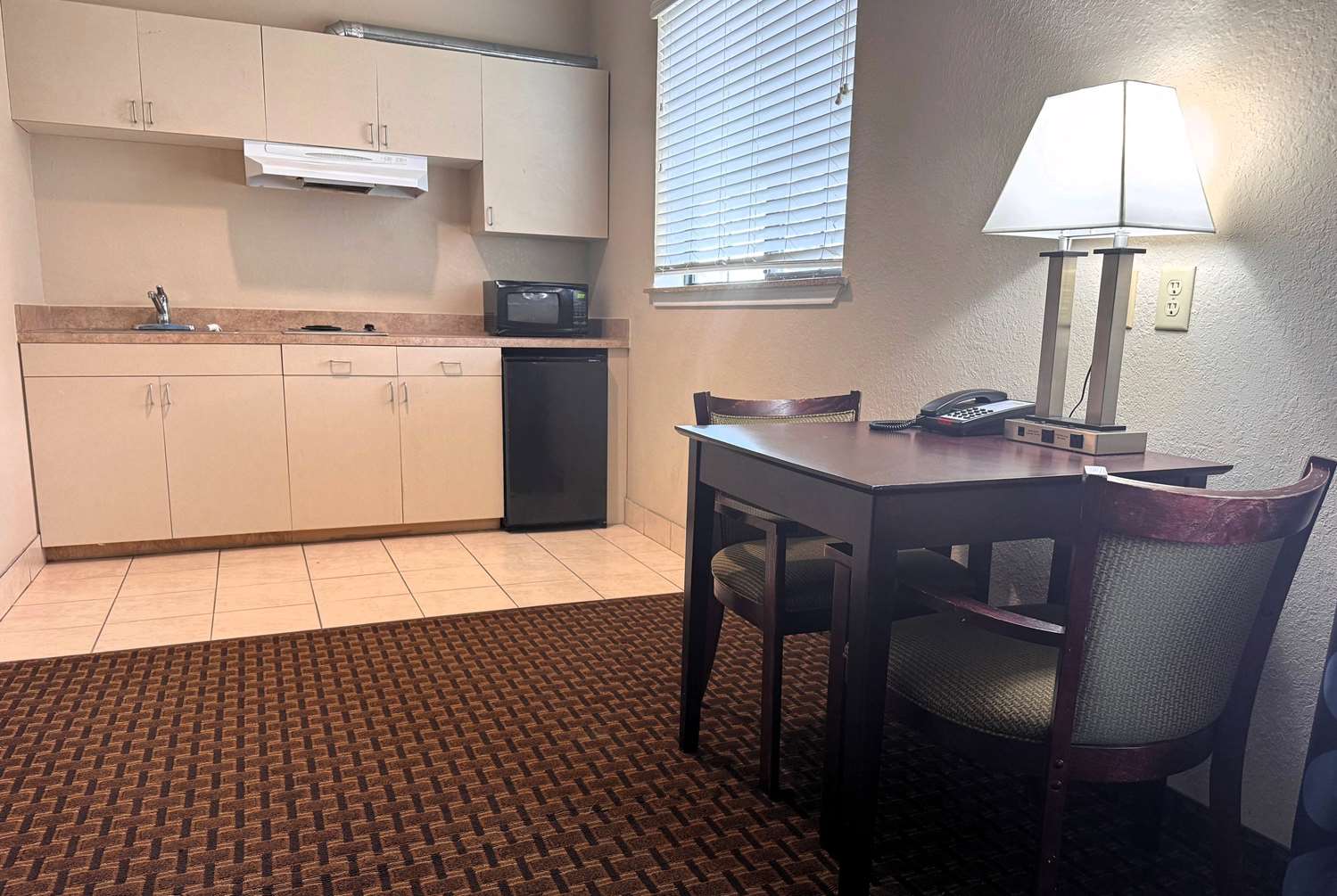 Super 8 by Wyndham IAH West/Greenspoint 19/31