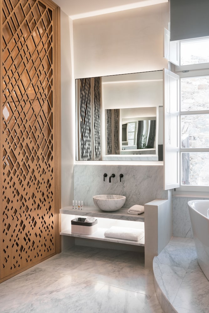 Castro Hotel Syros 48/50