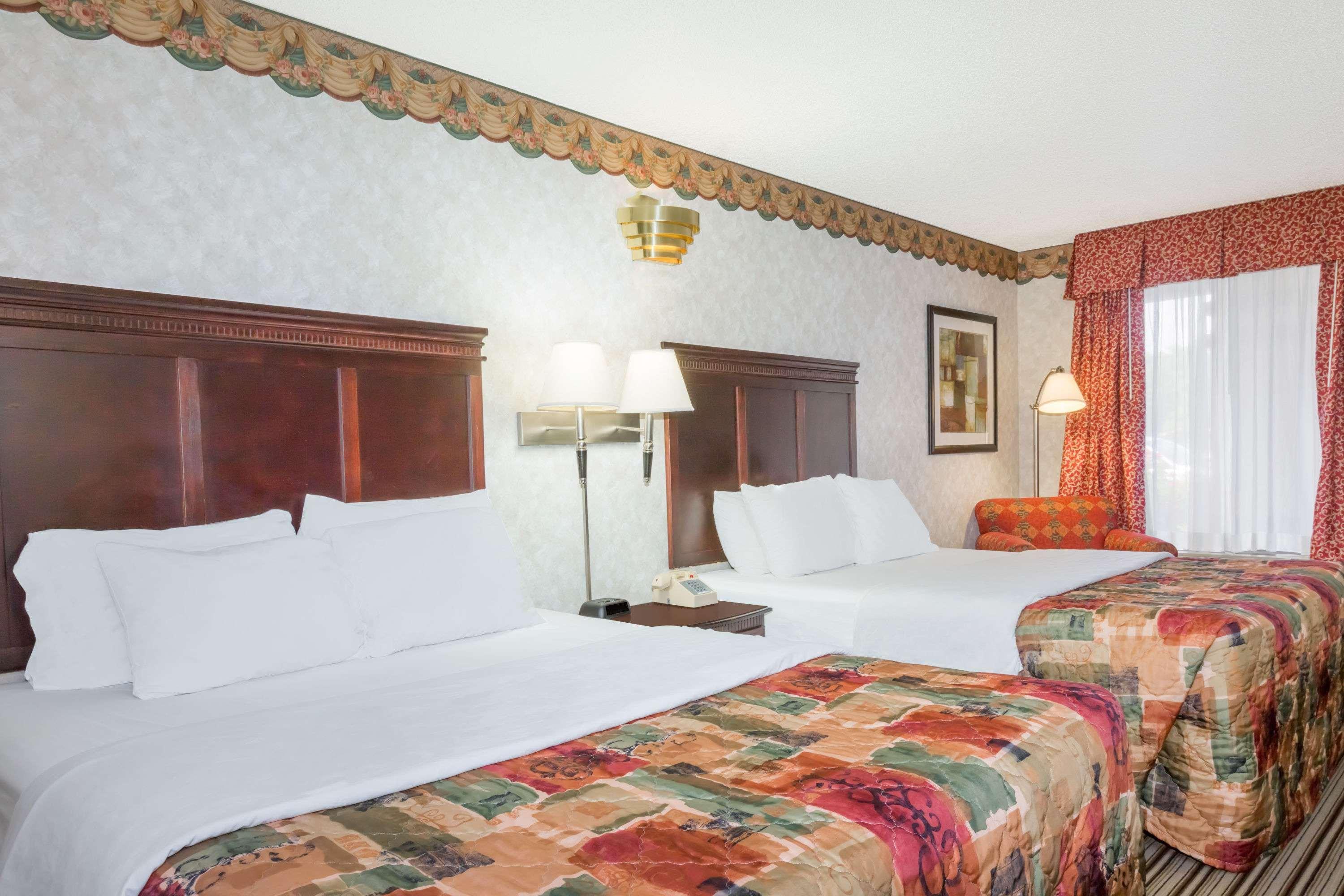 Days Inn by Wyndham Oneonta AL 4/18