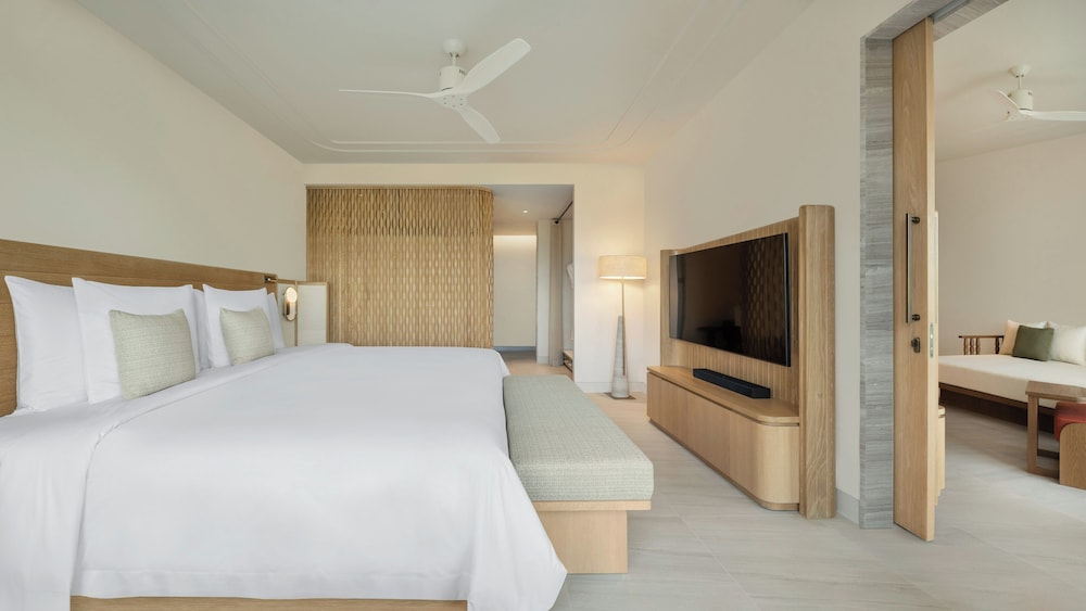 Reserve, Ocean, Suite, King Bed