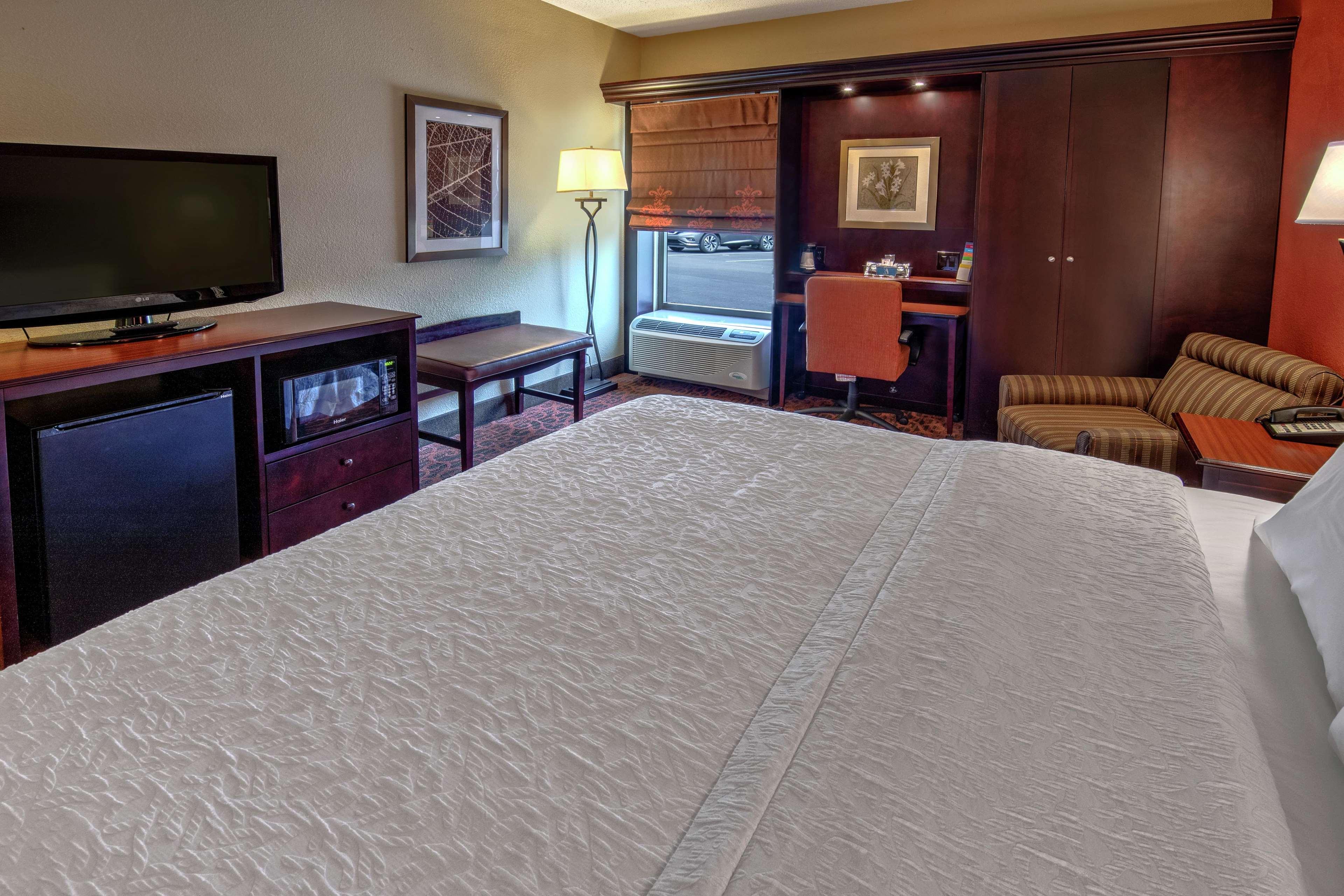 Deluxe, King Bed