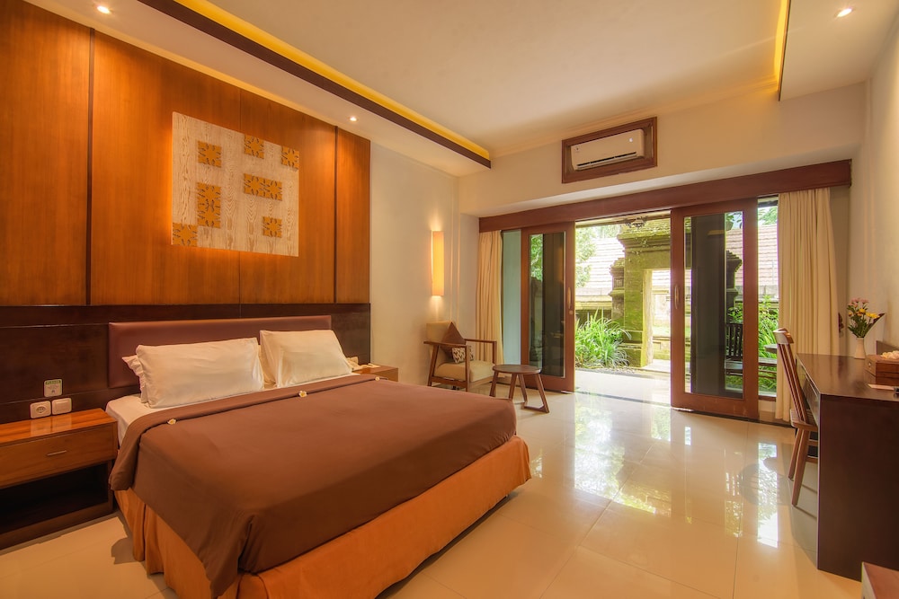 SUPERIOR, DOUBLE OR TWIN BED