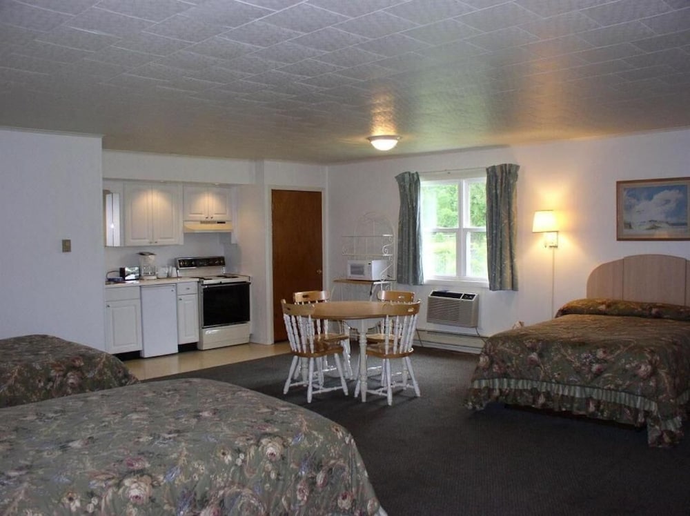 Birchwood Inn 14/24
