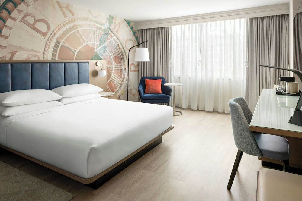 Concierge, King Bed