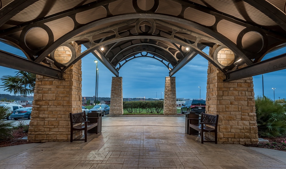 Staybridge Suites Dfw Airport North 27/75
