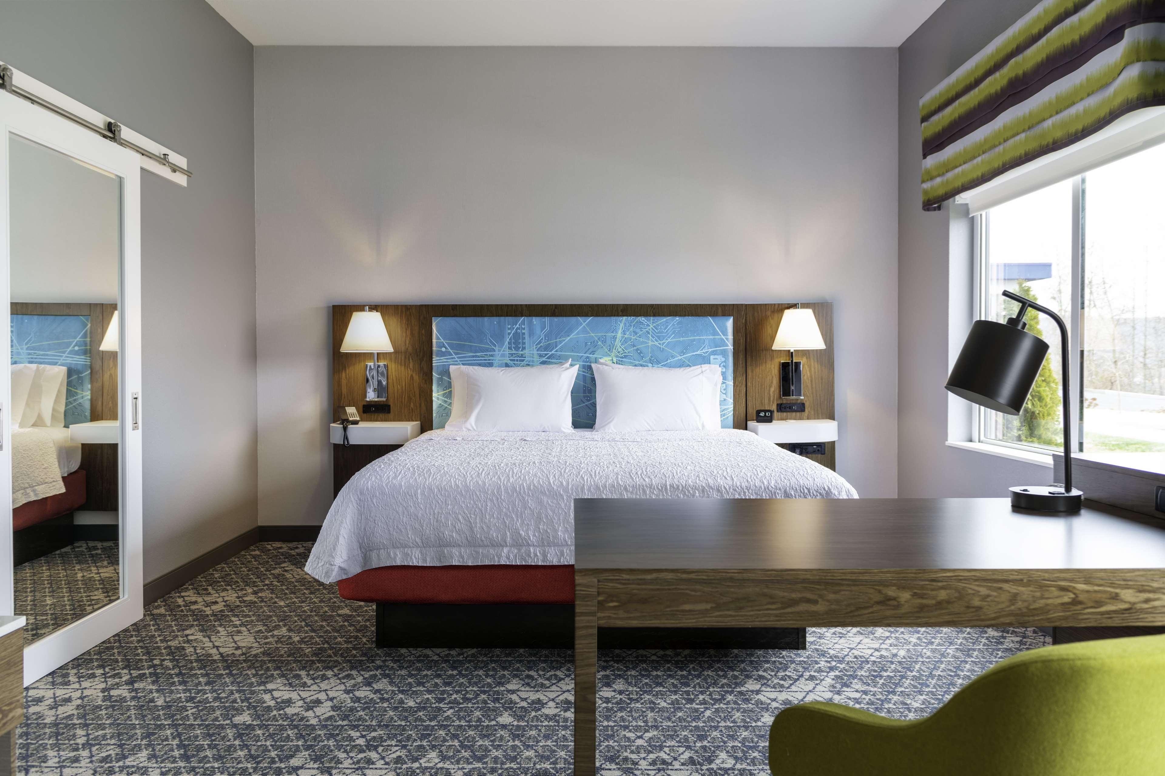 Studio, Suite, King Bed, Accessible