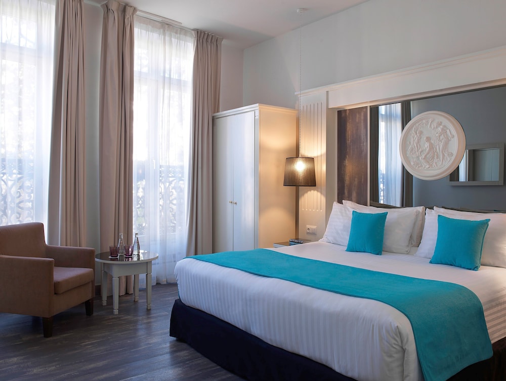 PREMIUM, TWIN BEDS