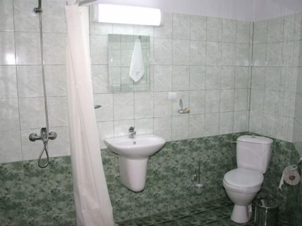 دوبلكس عائلي بسريرين مزدوجين مع أريكة