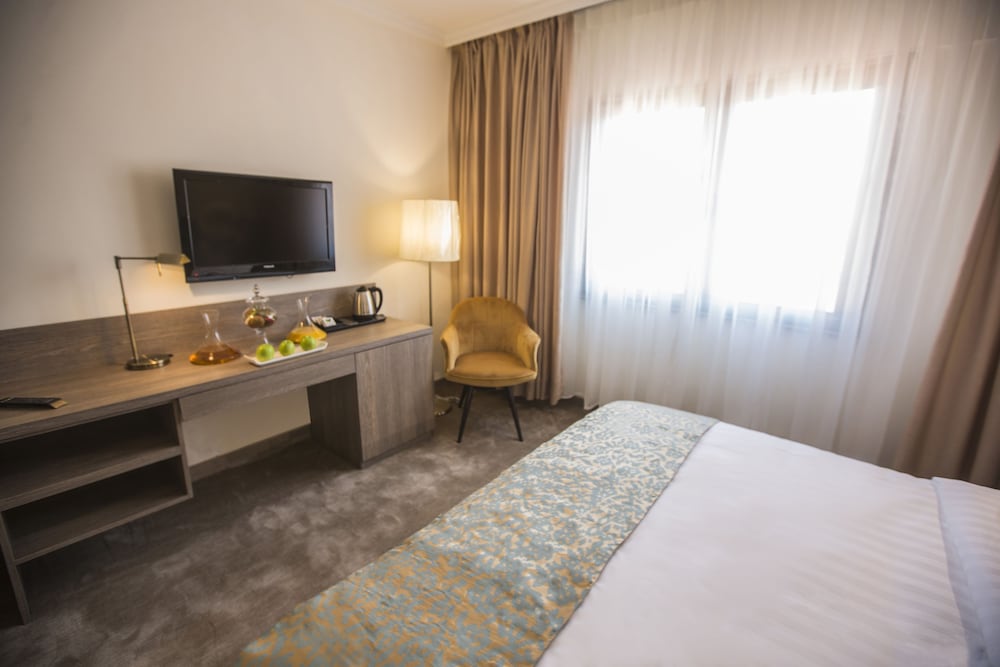 The Sanrock Hotel 12/47