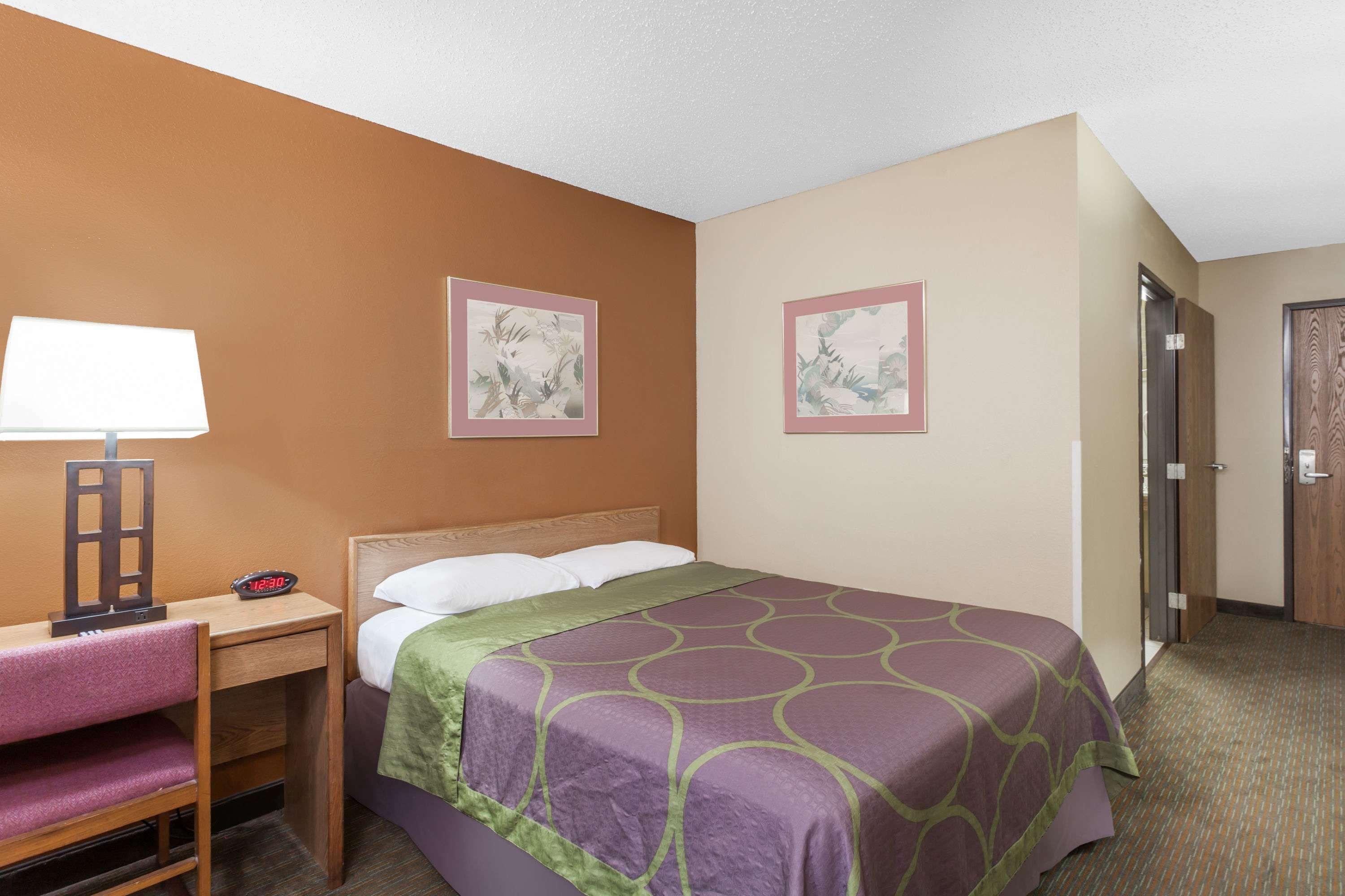 Super 8 By Wyndham Charlotte/Amusement Park Area 20/29