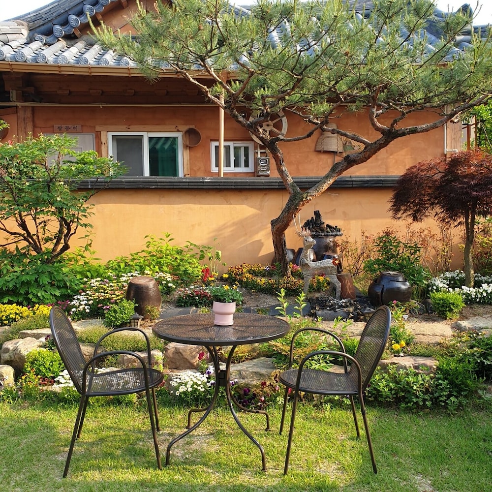 Hanok Hyeyum 37/50