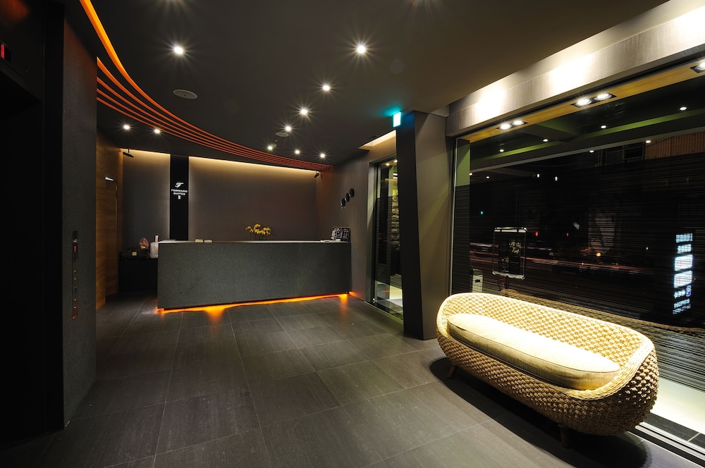 Forward Suites II 4/34