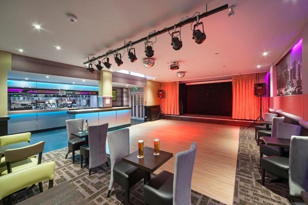 County Hotel 57/68