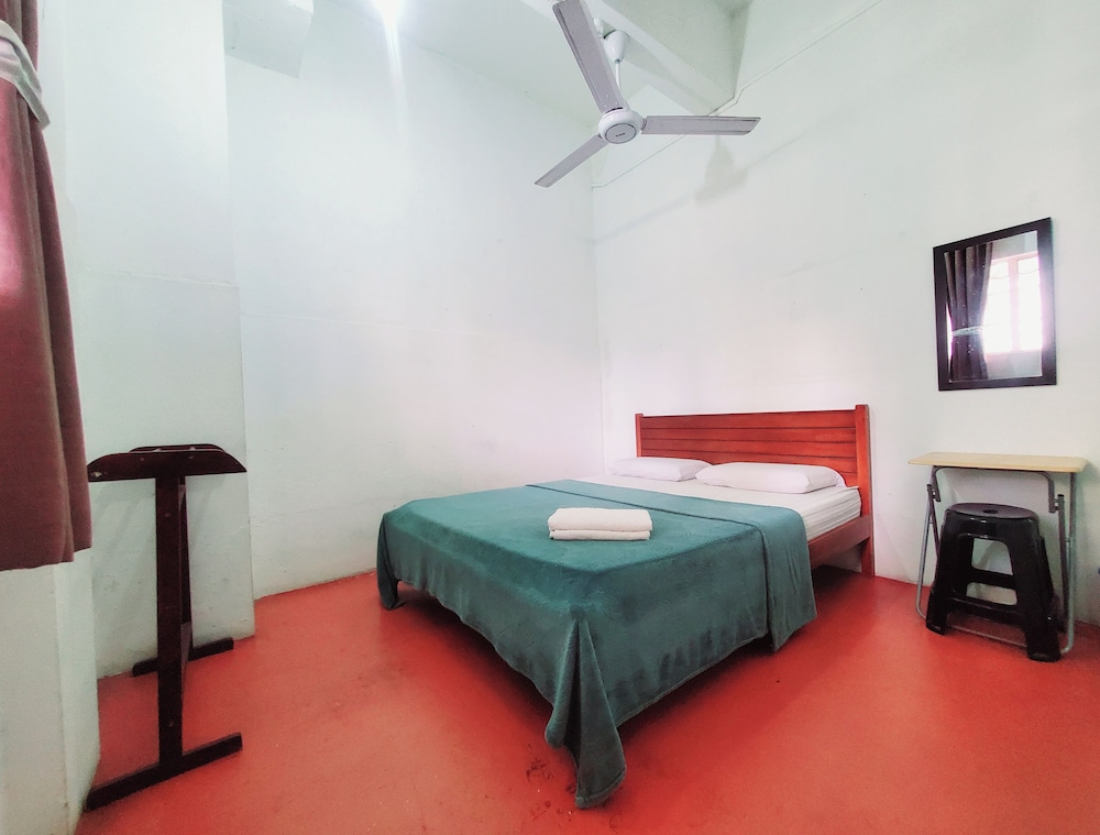 Jesselton Cabin 18/62