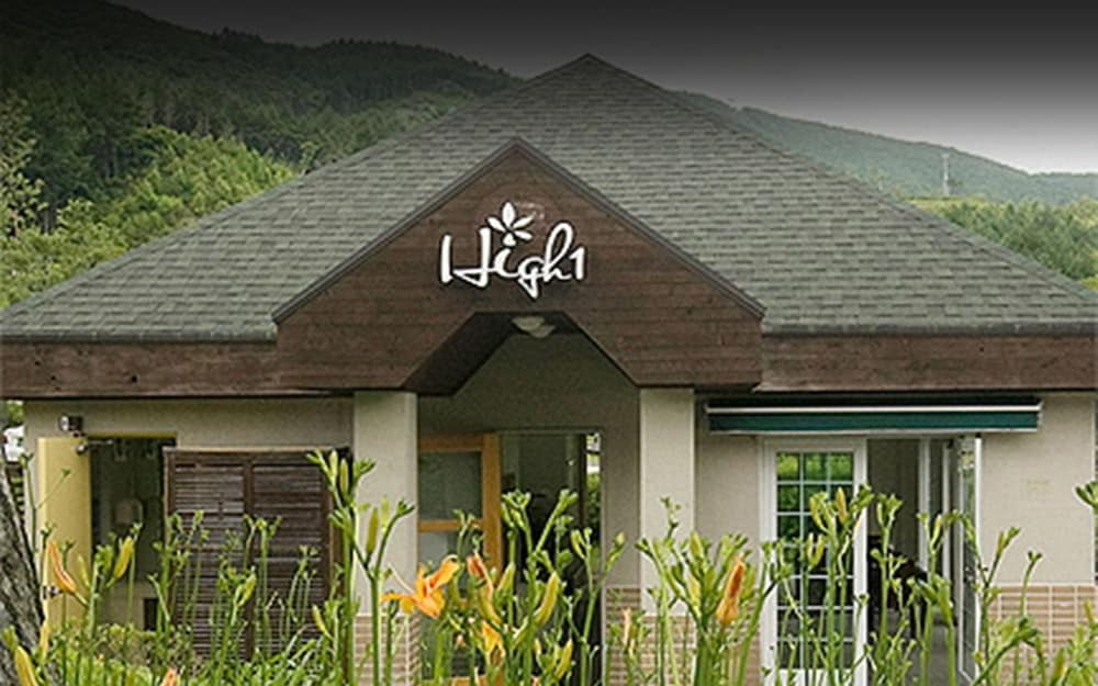 High1 Hotel 3/55