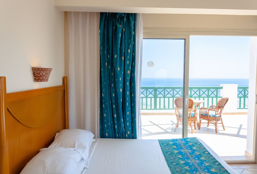 Coral Beach Resort Montazah 10/50