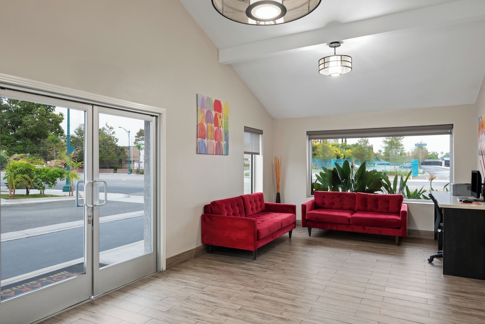 Solara Inn and Suites 26/33