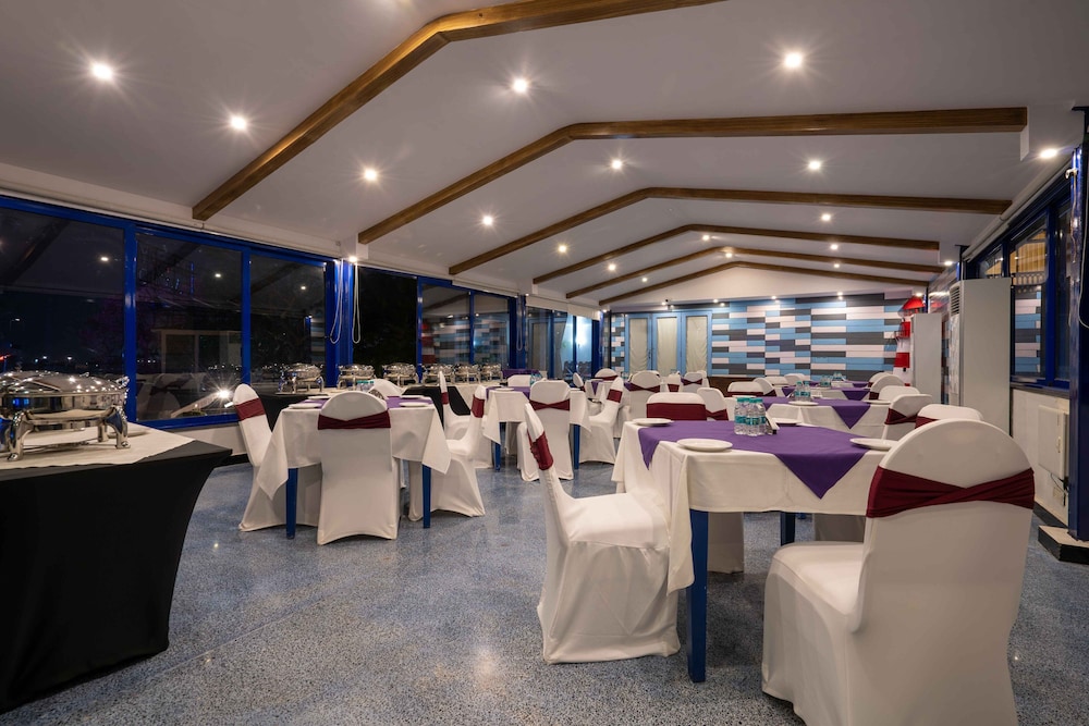 The Crown Goa 58/66