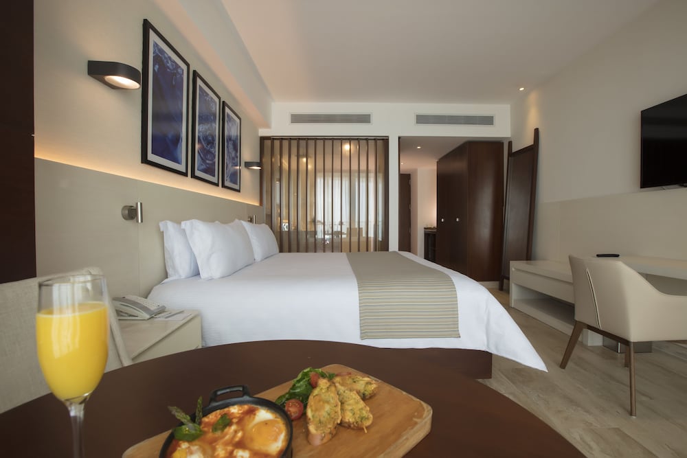 Altitude By Krystal Grand Punta Cancun All Inclusive 63/75